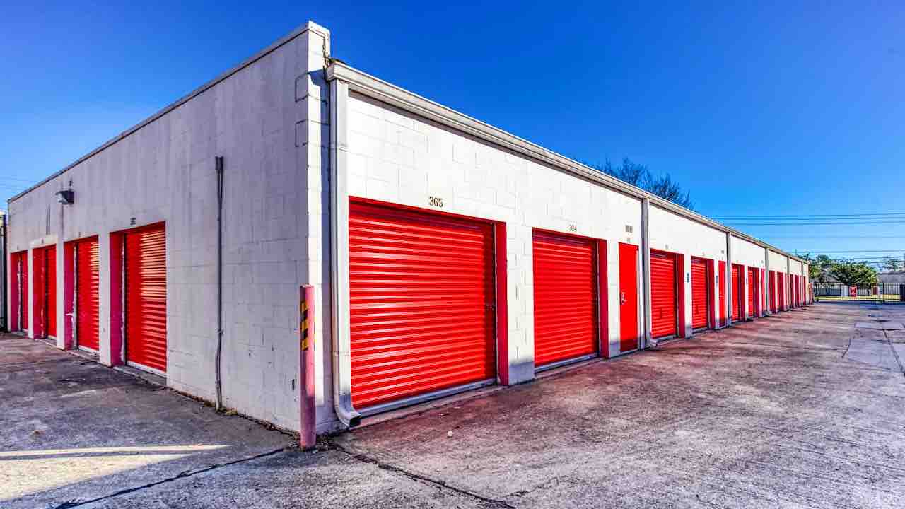 Storage unit